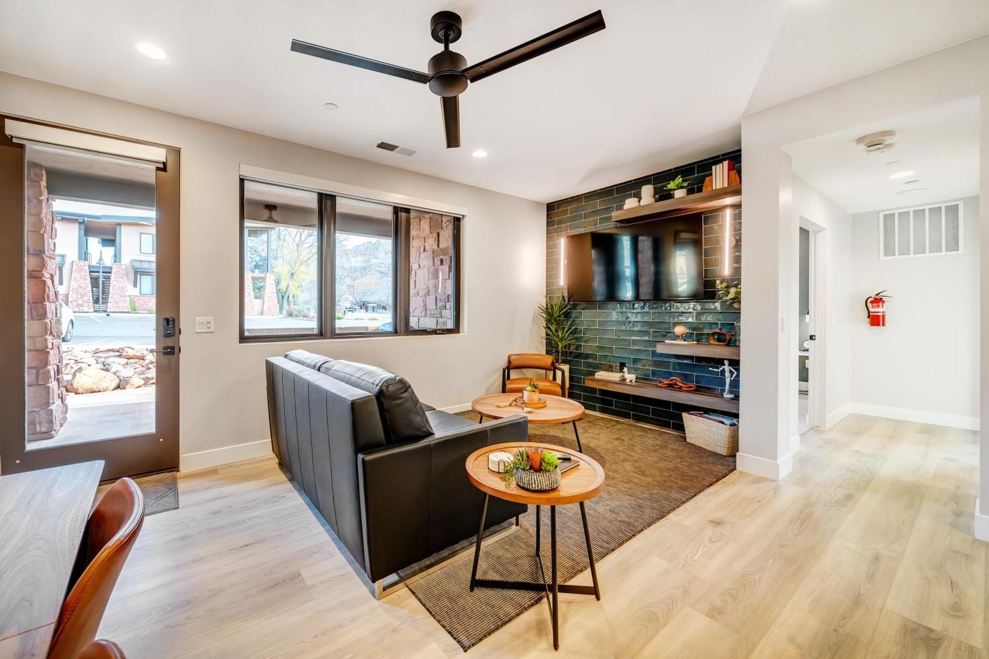 Lafave Luxury Rentals At Zion Springdale Exterior photo
